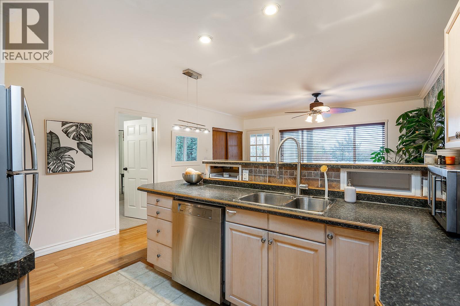 430 Garrett Street, New Westminster, British Columbia  V3L 3S2 - Photo 9 - R3066852