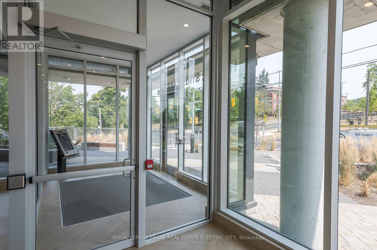 502 - 195 Hunter Street E, Peterborough, Ontario  K9H 1G9 - Photo 3 - X12579126