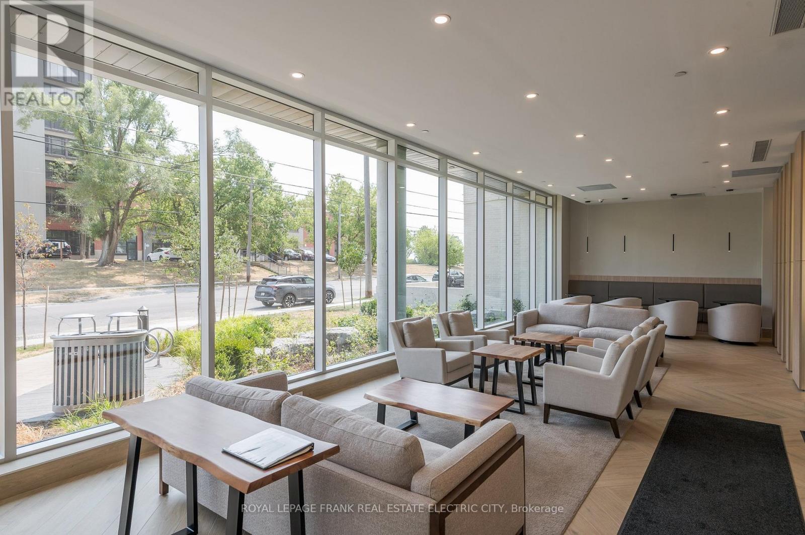 502 - 195 Hunter Street E, Peterborough, Ontario  K9H 1G9 - Photo 4 - X12579126