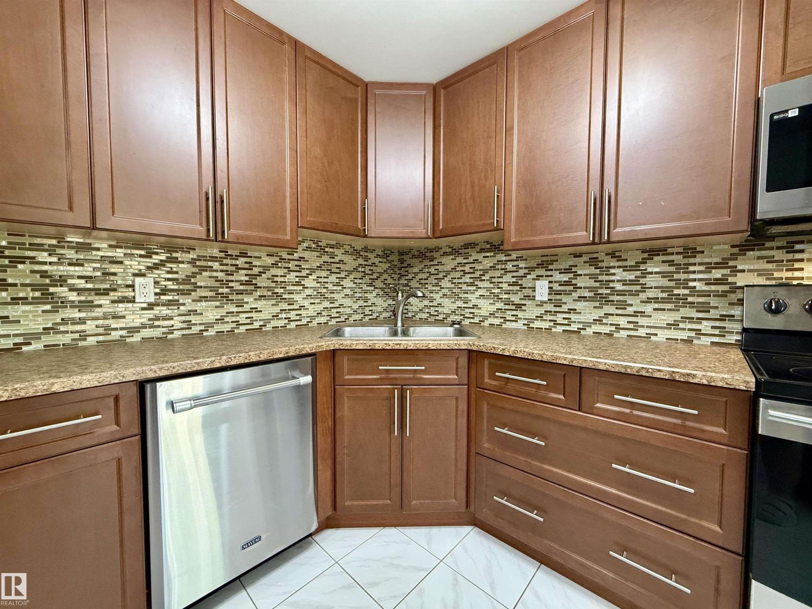 221 Callingwood Pl Nw, Edmonton, Alberta  T5T 2C6 - Photo 12 - E4461015