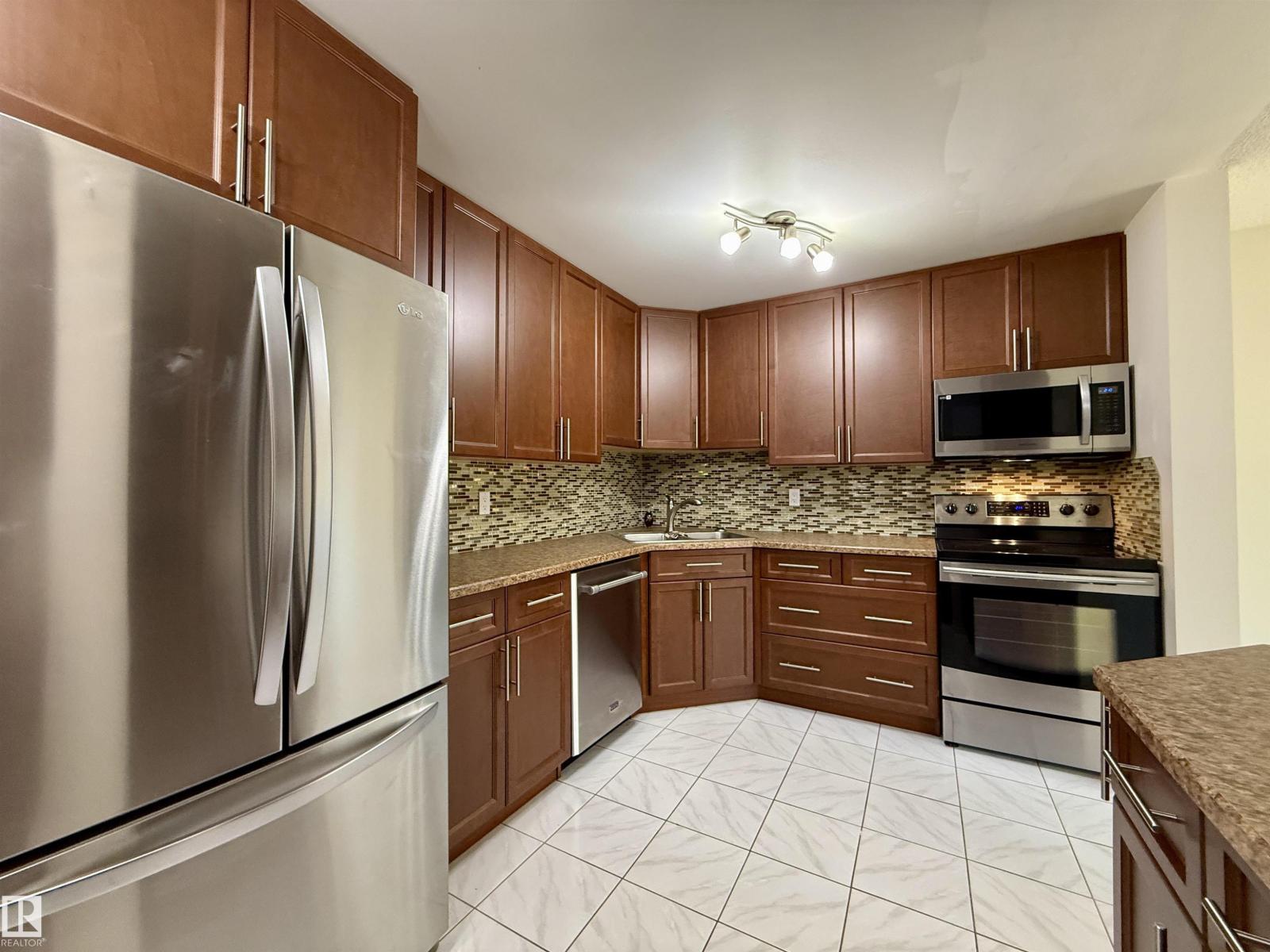 221 Callingwood Pl Nw, Edmonton, Alberta  T5T 2C6 - Photo 8 - E4461015