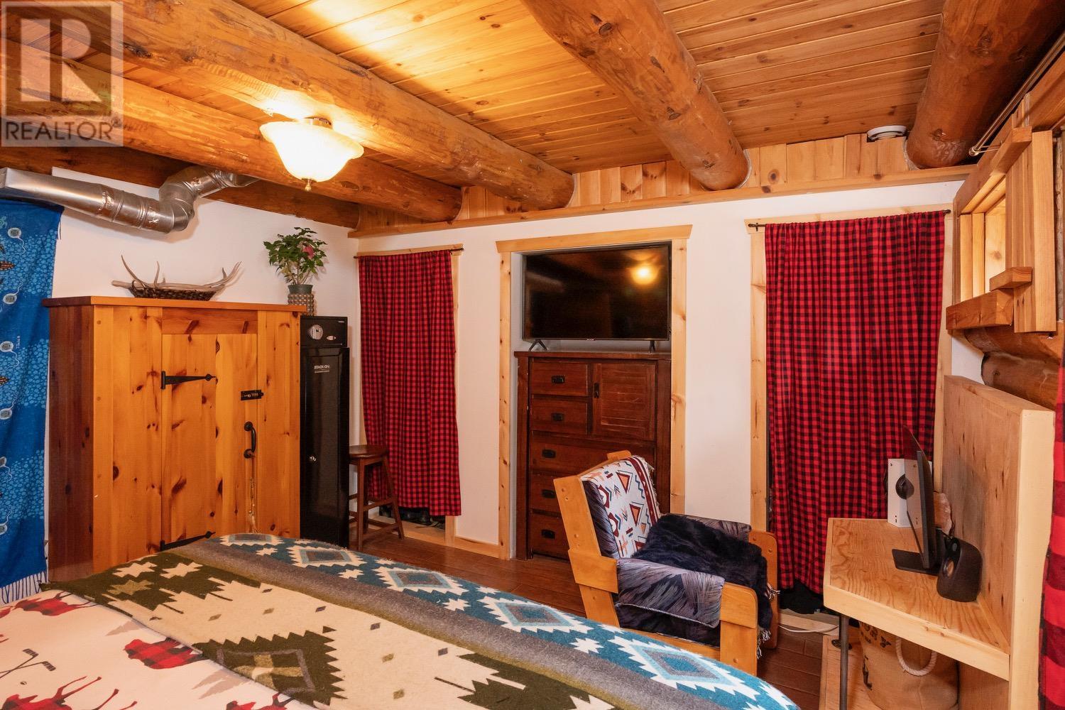 245 Gus Wouri Rd, Thunder Bay, Ontario  P7G 2G6 - Photo 11 - TB253534