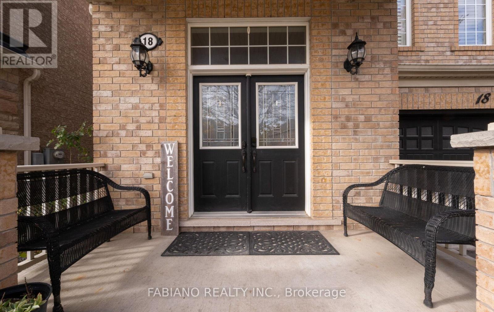 18 Birch Tree Trail, Brampton, Ontario  L6P 3M8 - Photo 3 - W12578930