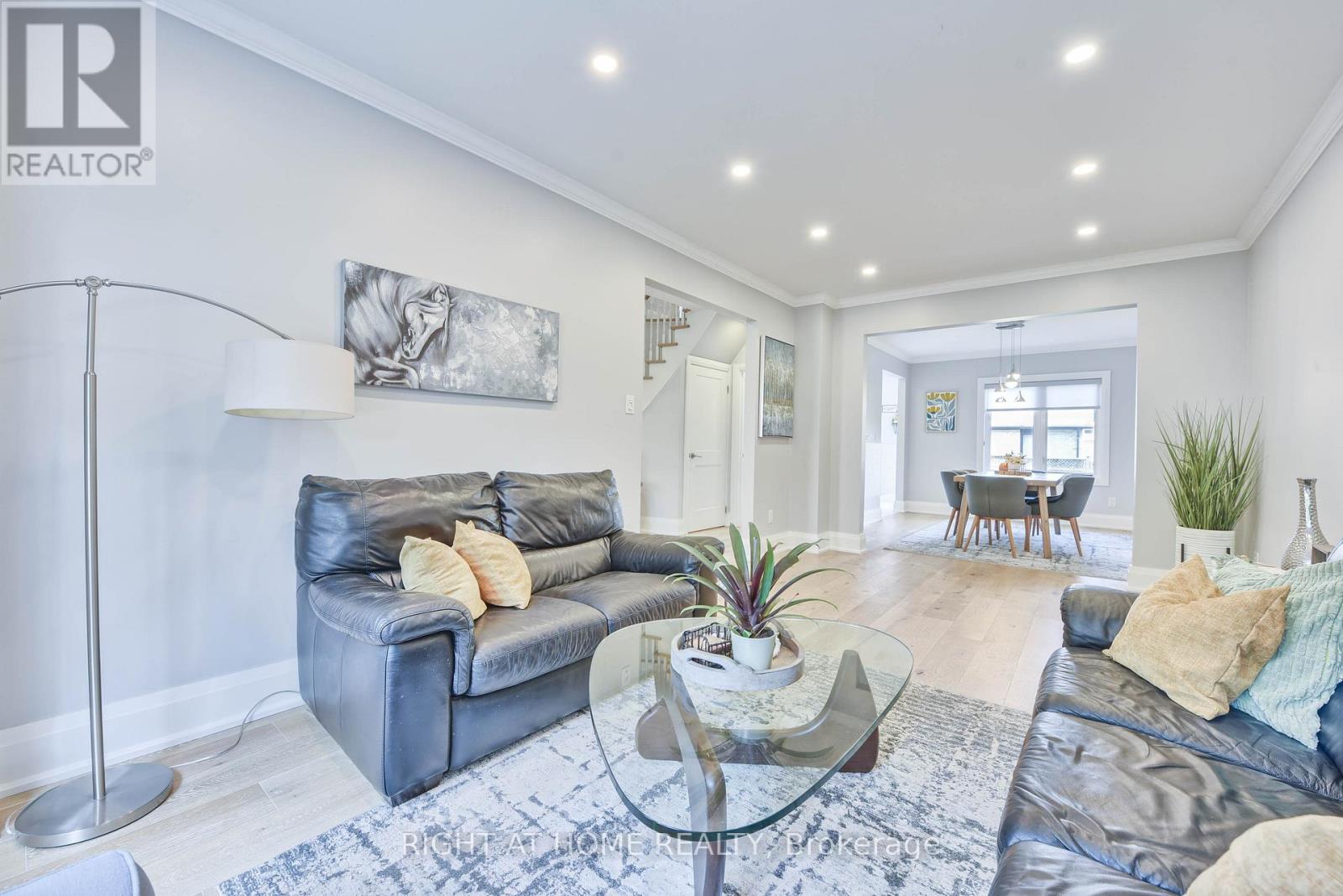 1517 Queensbury Crescent, Oakville, Ontario  L6H 4G6 - Photo 15 - W12579004