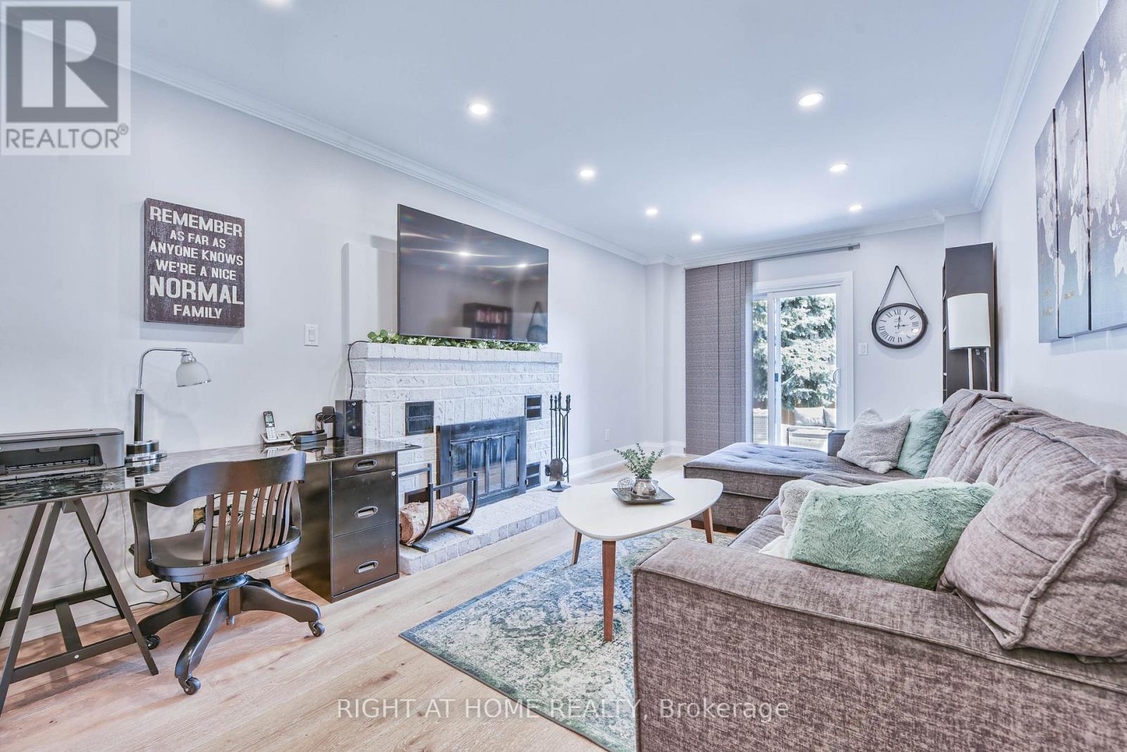 1517 Queensbury Crescent, Oakville, Ontario  L6H 4G6 - Photo 16 - W12579004