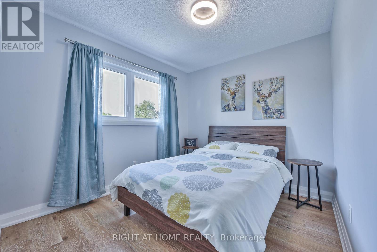 1517 Queensbury Crescent, Oakville, Ontario  L6H 4G6 - Photo 31 - W12579004