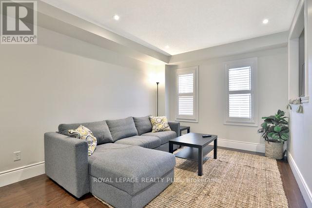 57 - 2179 Fiddlers Way, Oakville, Ontario  L6M 0L6 - Photo 4 - W12579112