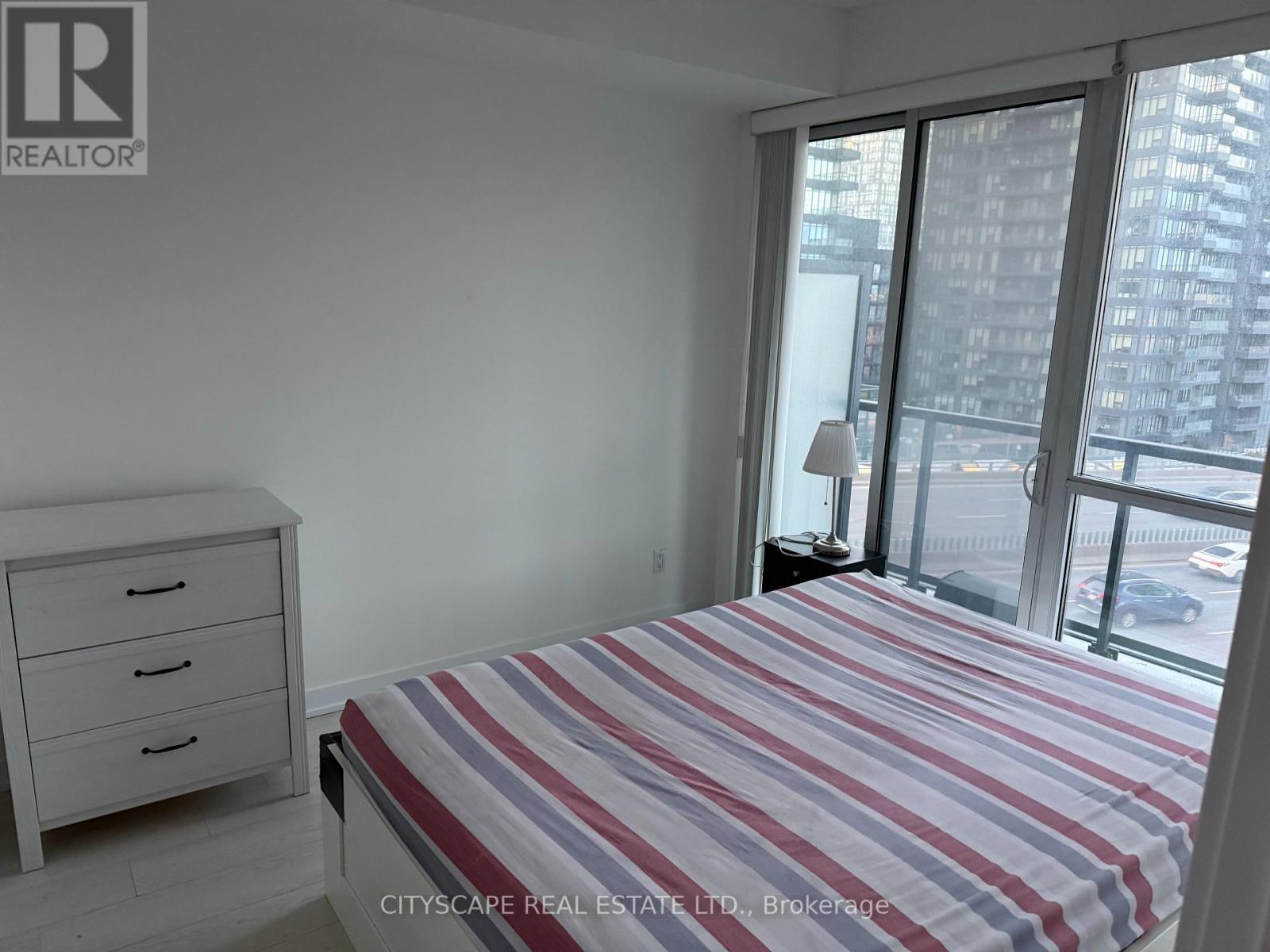 907 - 20 Bruyeres Mews, Toronto, Ontario  M5V 0G7 - Photo 3 - C12572742