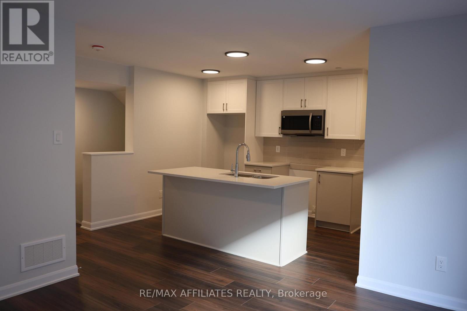 8 - 701 Glenroy Gilbert Drive, Ottawa, Ontario  K2J 5W2 - Photo 8 - X12572484