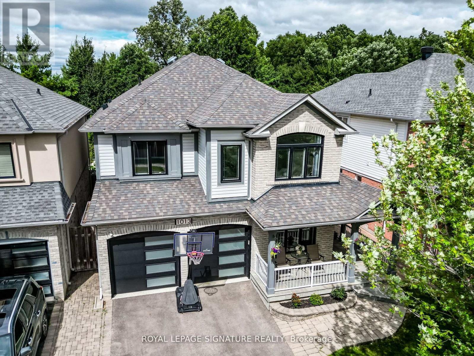 1013 Freeman Trail W, Milton, Ontario  L9T 5T3 - Photo 2 - W12462928