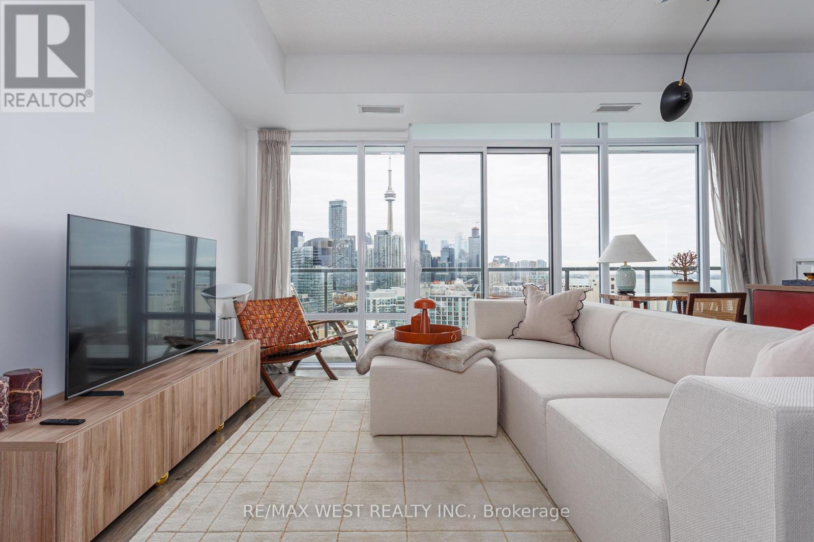 2008 - 90 STADIUM ROAD, Toronto, Ontario