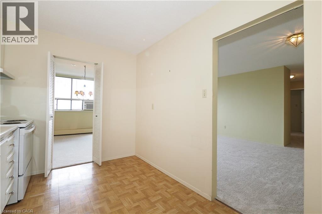 65 Westmount Road N Unit# 902, Waterloo, Ontario  N2L 5G6 - Photo 10 - 40725969