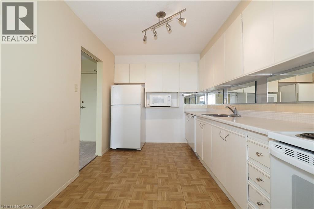 65 Westmount Road N Unit# 902, Waterloo, Ontario  N2L 5G6 - Photo 8 - 40725969