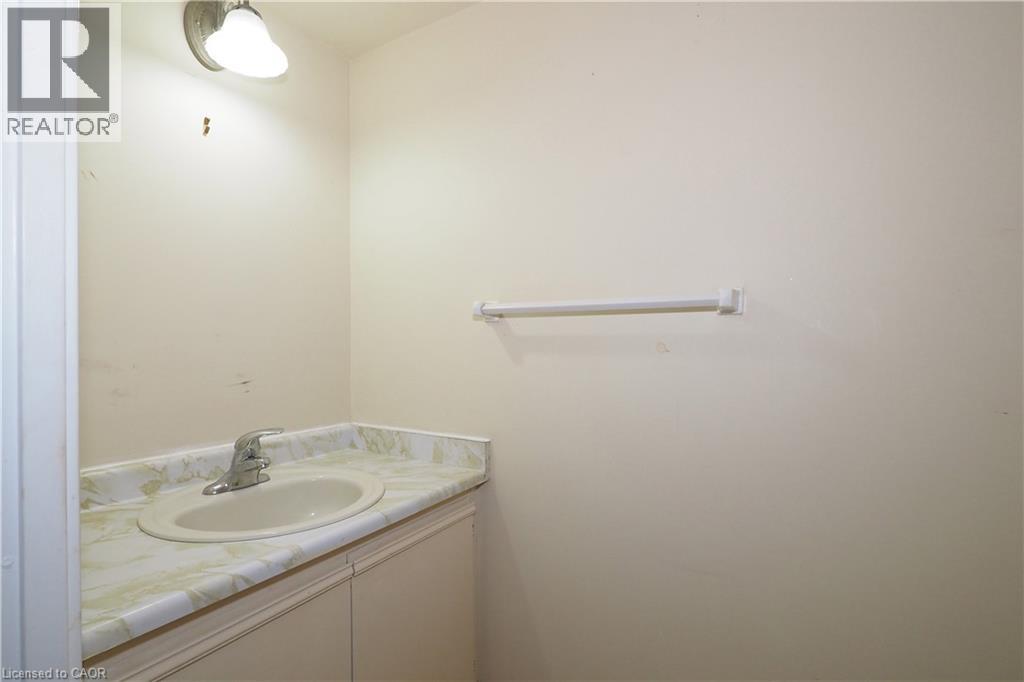 65 Westmount Road N Unit# 902, Waterloo, Ontario  N2L 5G6 - Photo 14 - 40725969