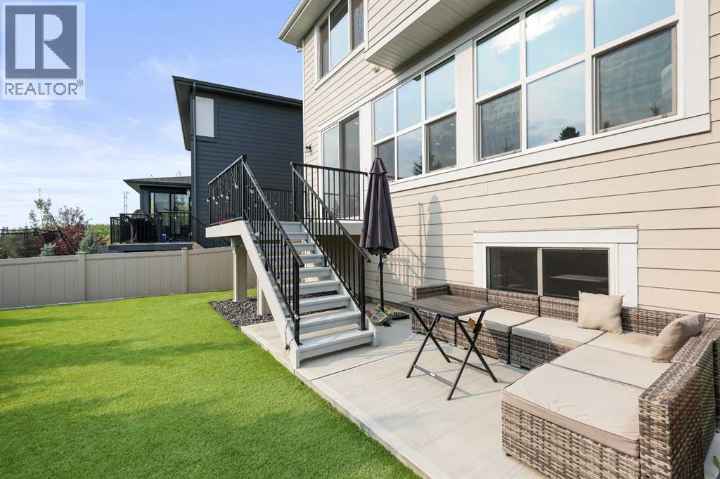 186 West Grove Point Sw, Calgary, Alberta  T3H 1Y7 - Photo 4 - A2260750