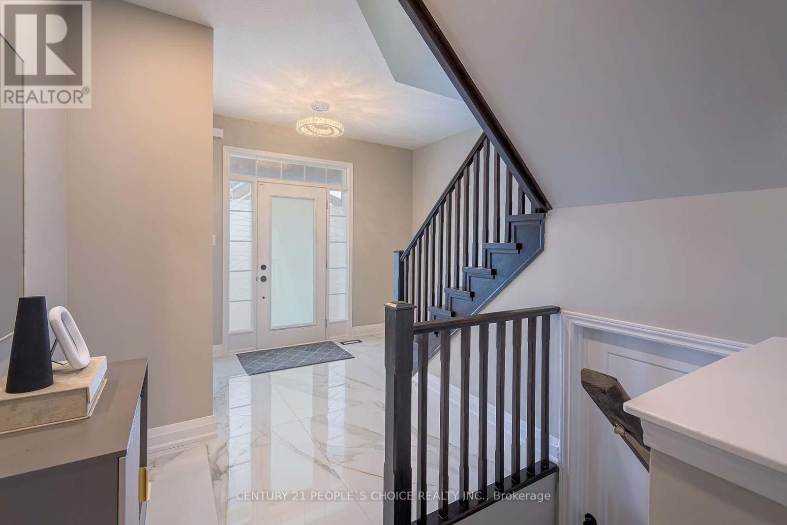 26 Shoreacres Drive, Kitchener, Ontario  N2R 0K7 - Photo 4 - X12578960