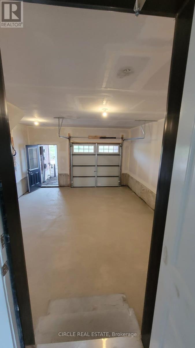 21 Melody Lane, Thorold, Ontario  L3B 5N5 - Photo 2 - X12578986