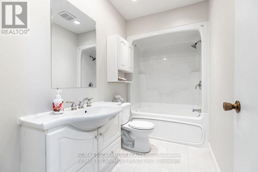 2340 King Street E, Hamilton, Ontario  L8K 1X7 - Photo 37 - X12579010