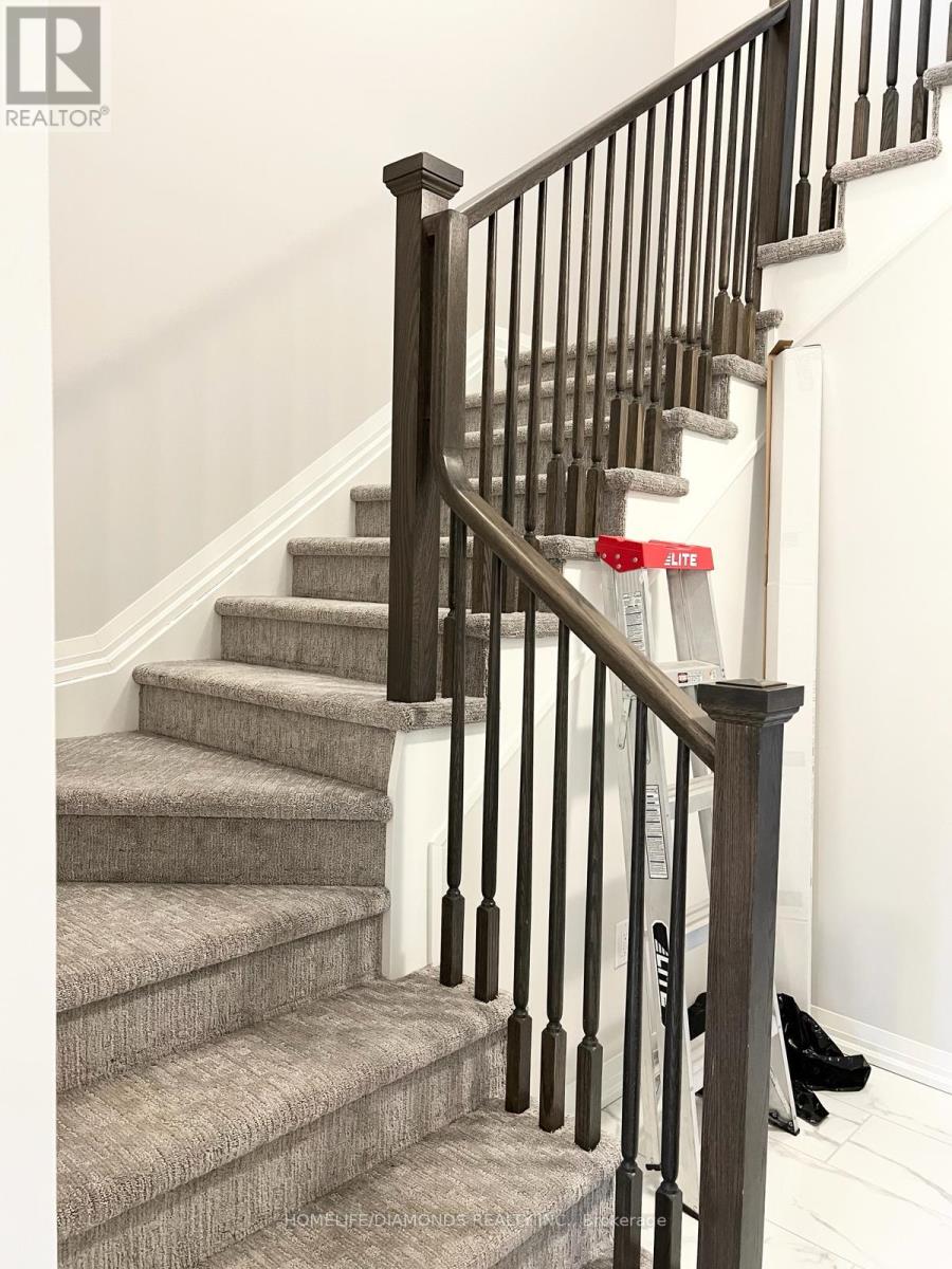 121 Alicia Crescent, Thorold, Ontario  L0S 1K0 - Photo 4 - X12579020