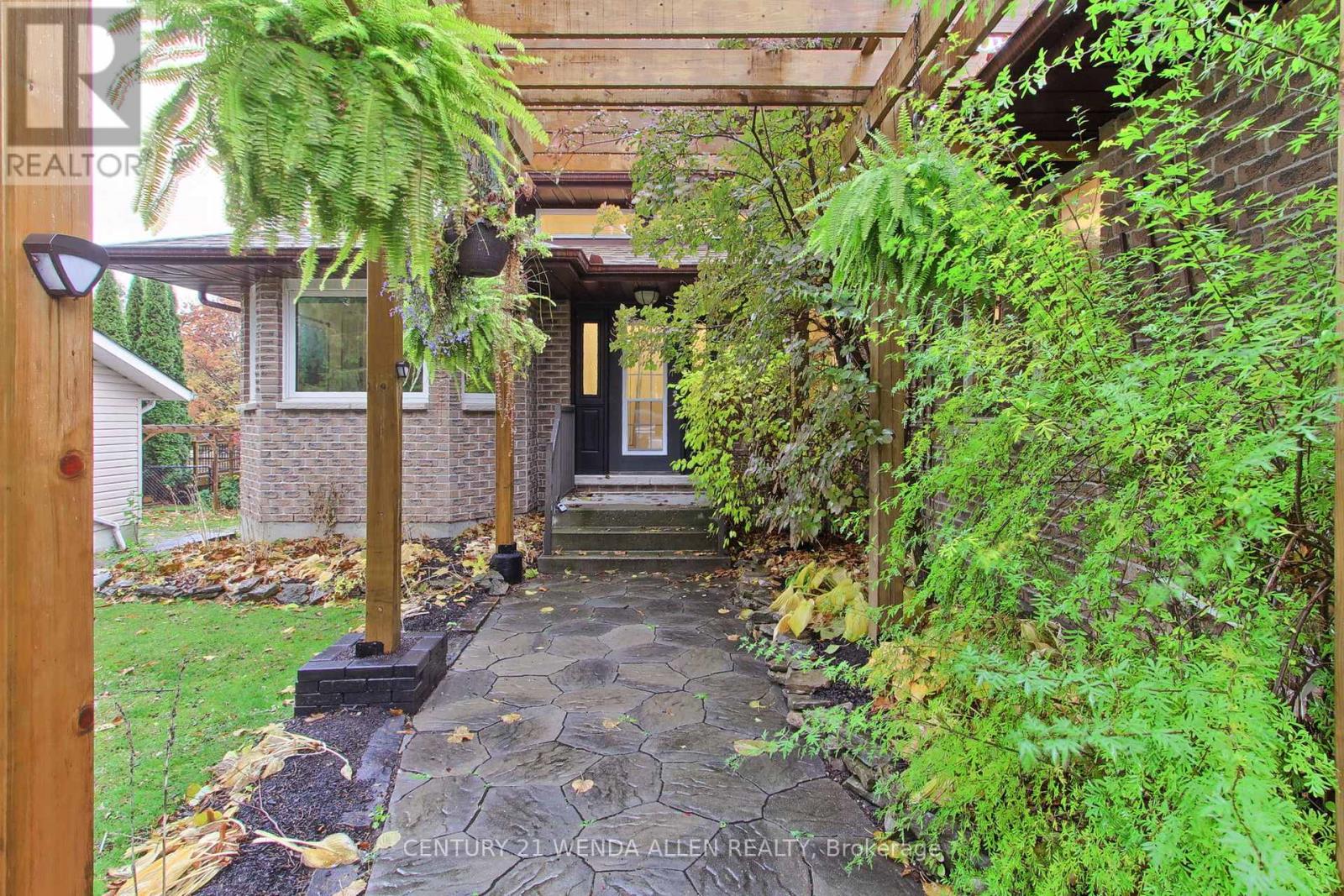 24 Maple Grove Road, Kawartha Lakes, Ontario  K9V 4R6 - Photo 3 - X12579022