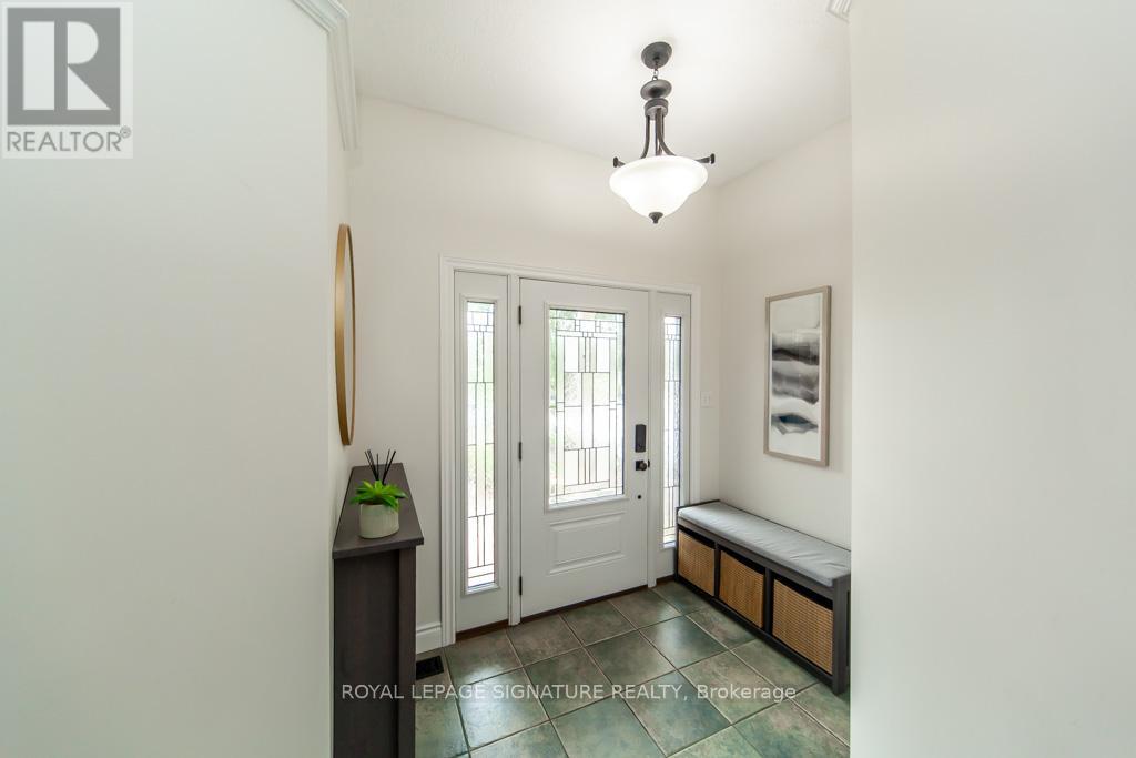 Main - 579 Windjammer Way, Waterloo, Ontario  N2K 3Z6 - Photo 5 - X12579086