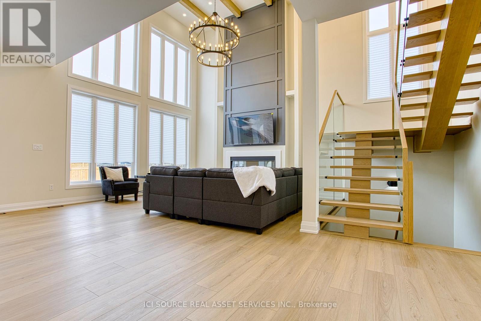 Upper Floors - 67 Creanona Boulevard, Hamilton, Ontario  L8E 5T2 - Photo 10 - X12579090