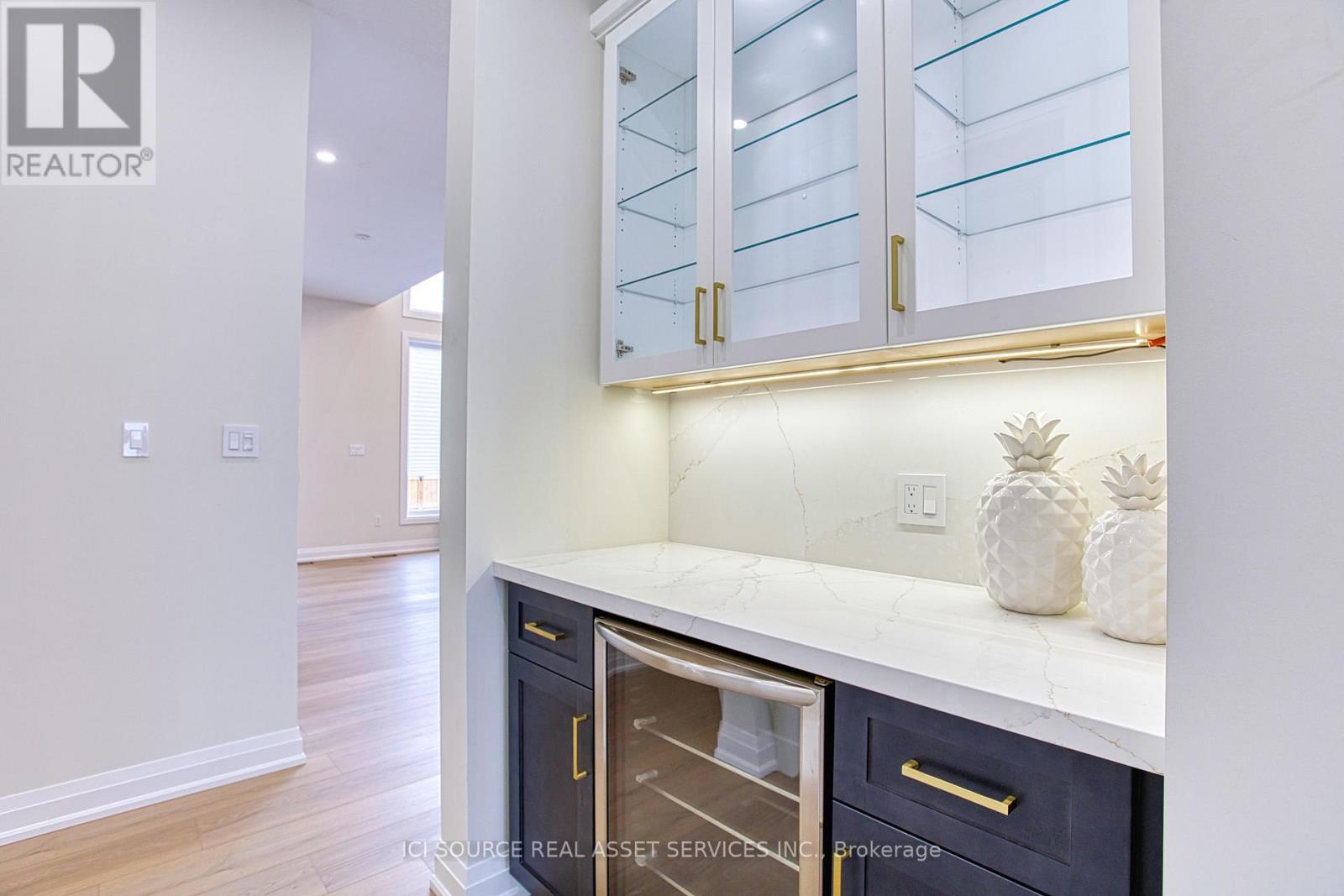 Upper Floors - 67 Creanona Boulevard, Hamilton, Ontario  L8E 5T2 - Photo 15 - X12579090