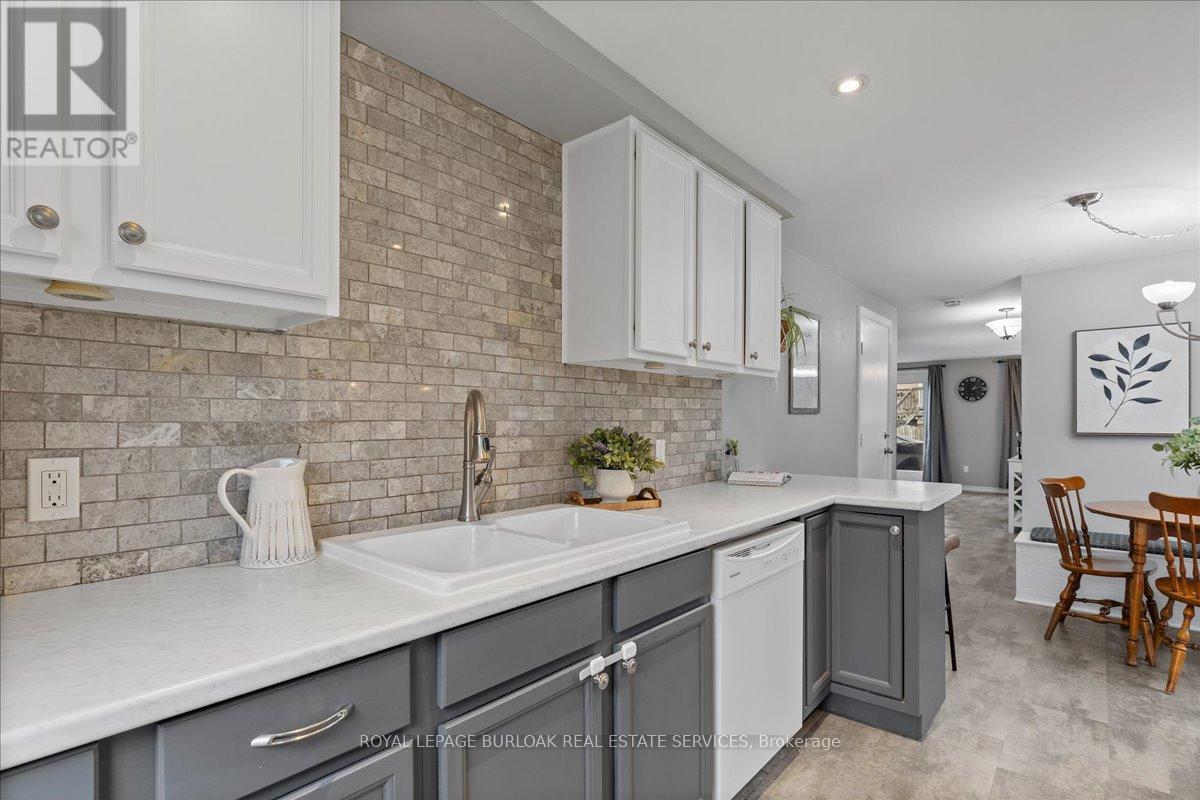 98 Grandridge Crescent, Guelph, Ontario  N1H 8G3 - Photo 18 - X12579114