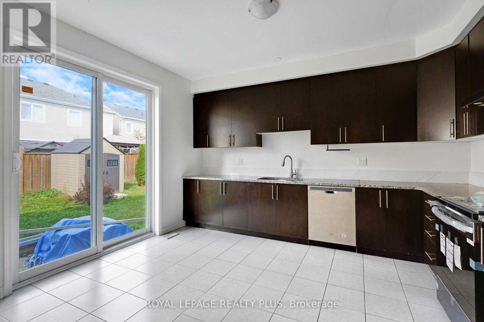 267 Grovehill Crescent, Kitchener, Ontario  N2R 0K8 - Photo 20 - X12579116