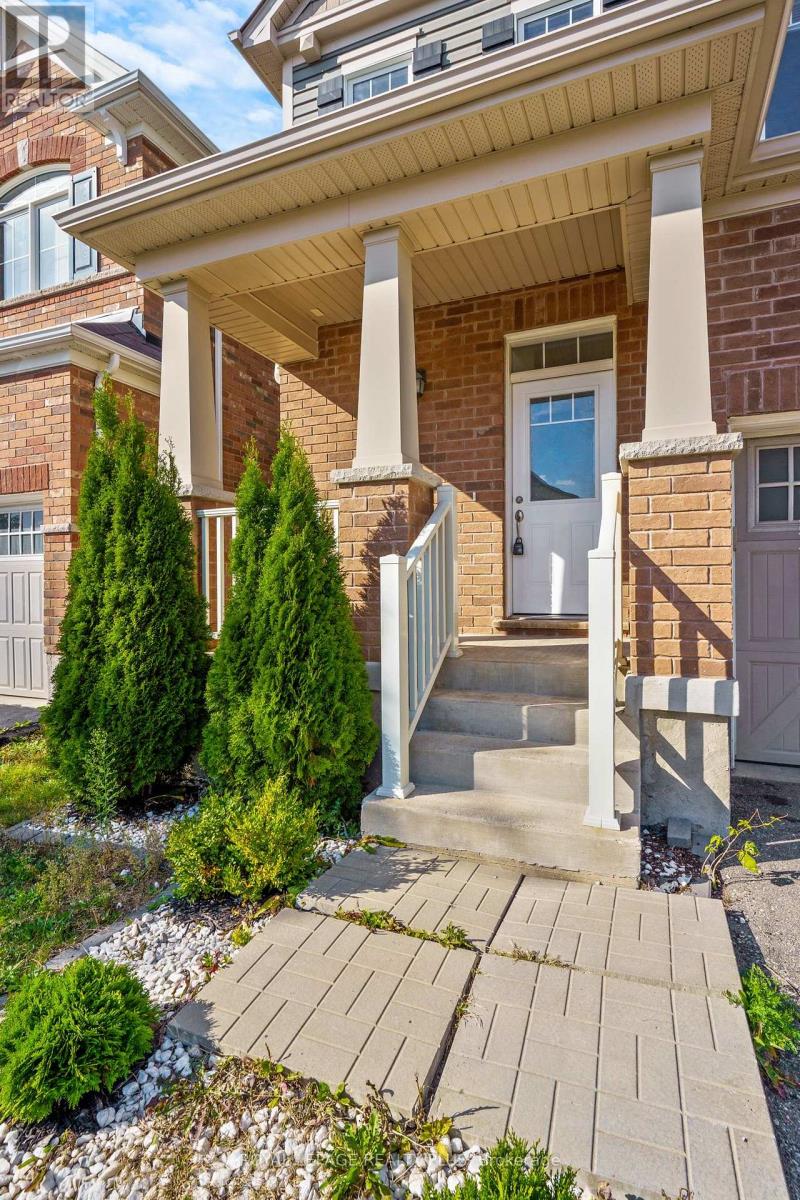 267 Grovehill Crescent, Kitchener, Ontario  N2R 0K8 - Photo 5 - X12579116