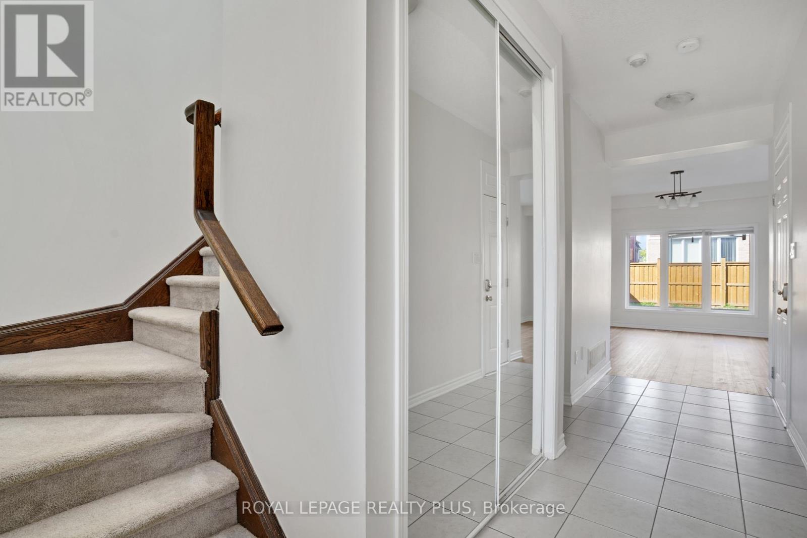 267 Grovehill Crescent, Kitchener, Ontario  N2R 0K8 - Photo 7 - X12579116