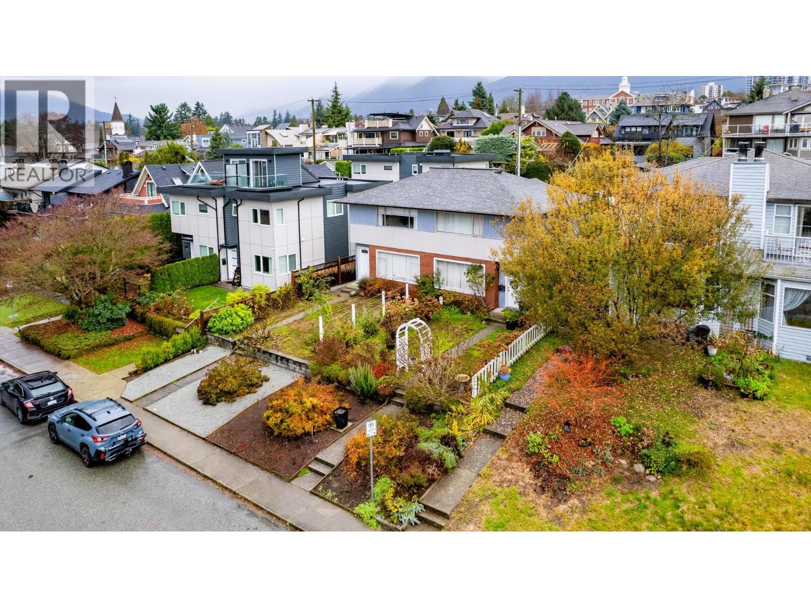 226-228 W 5th Street, North Vancouver, British Columbia  V7M 1K1 - Photo 9 - R3070180