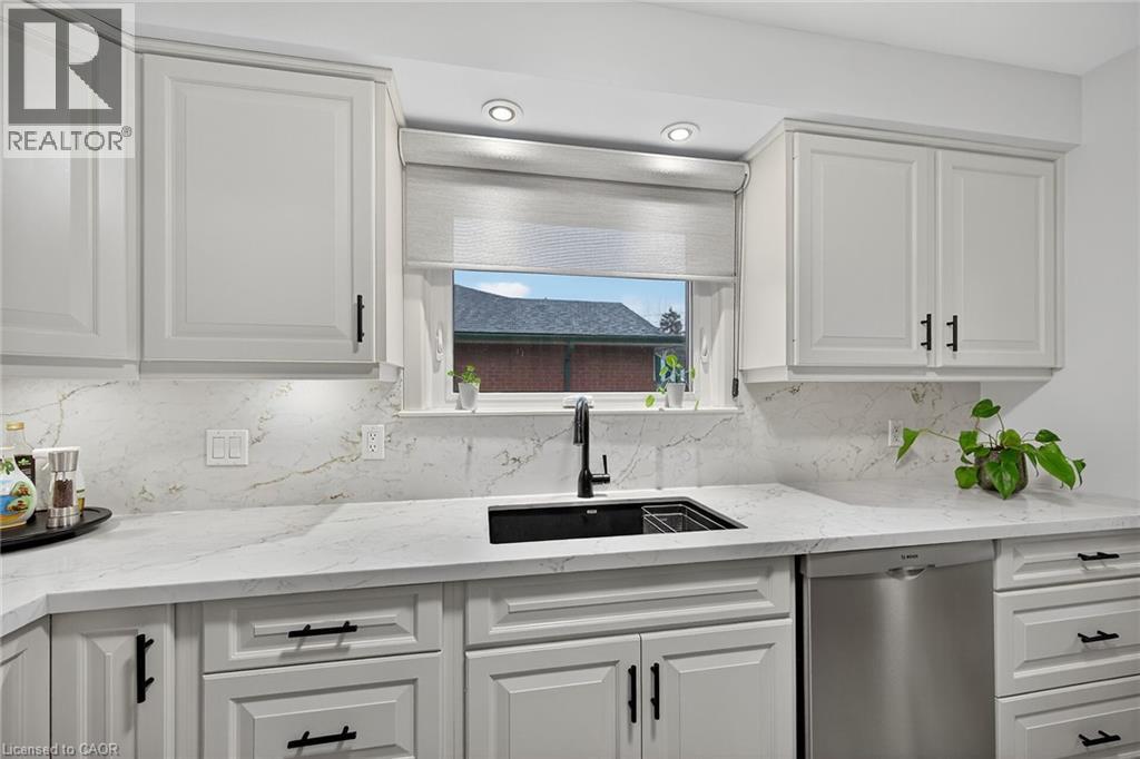 72 Viceroy Court, Hamilton, Ontario  L9A 3Y4 - Photo 13 - 40790725