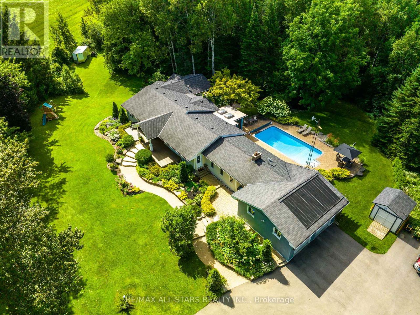 523 Davis Drive, Uxbridge, Ontario  L9P 1R1 - Photo 2 - N12555158