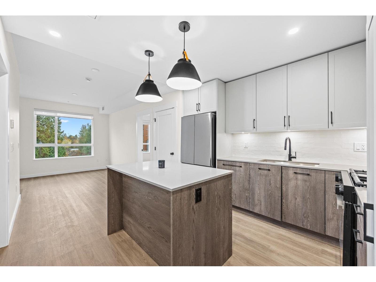 208 27215 Aldergrove Town Centre Drive, Langley, British Columbia  V4W 0E3 - Photo 1 - R3070321