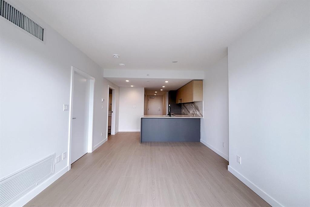 502 13745 George Junction, Surrey, British Columbia  V3T 0V8 - Photo 7 - R3070325