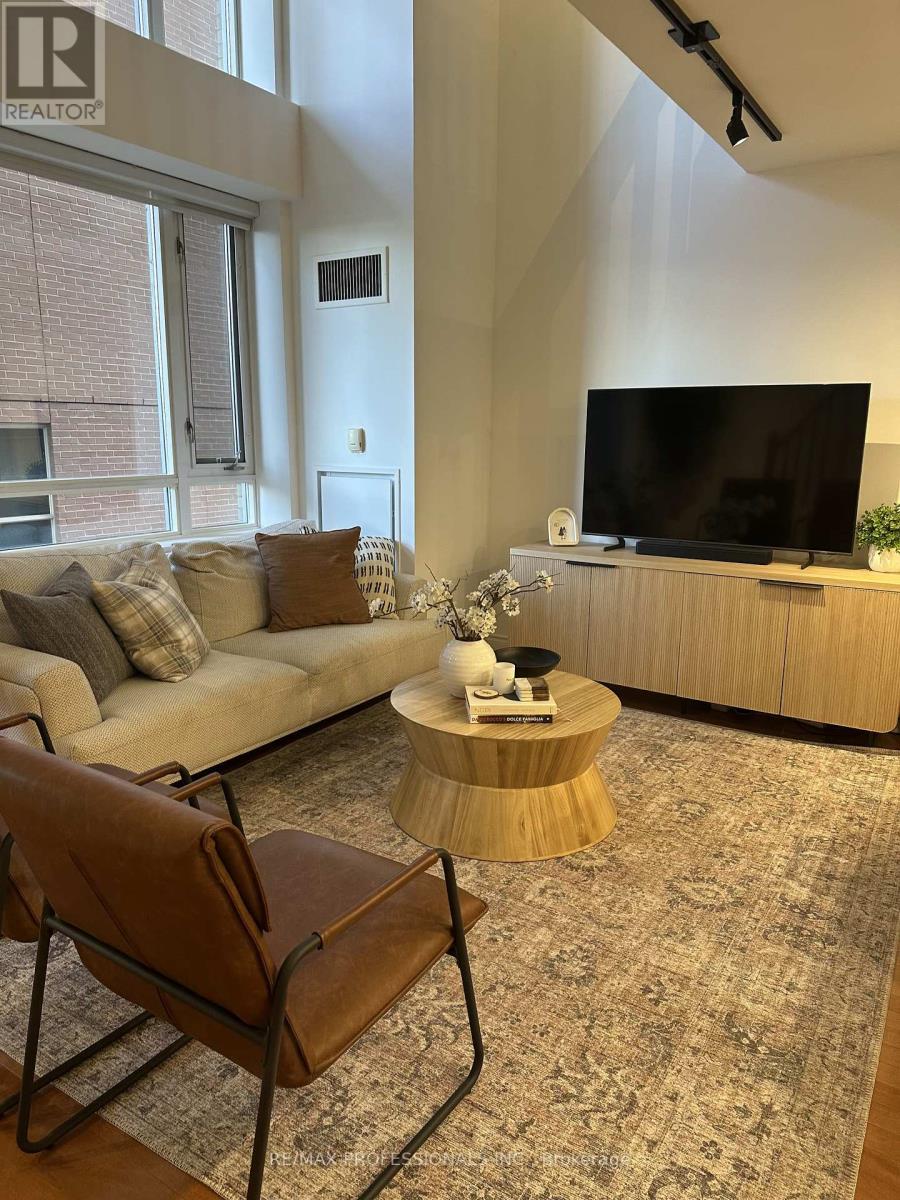 906 - 80 Cumberland Street, Toronto, Ontario  M5R 3V1 - Photo 4 - C12579148