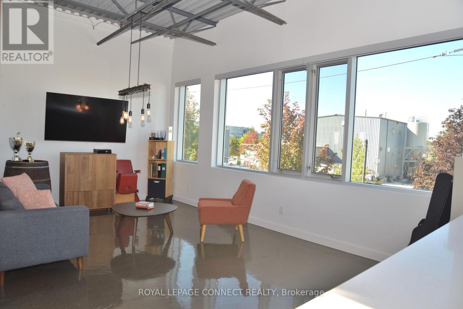 208 - 41 Industrial Street, Toronto, Ontario  M4G 2H5 - Photo 11 - C12579190