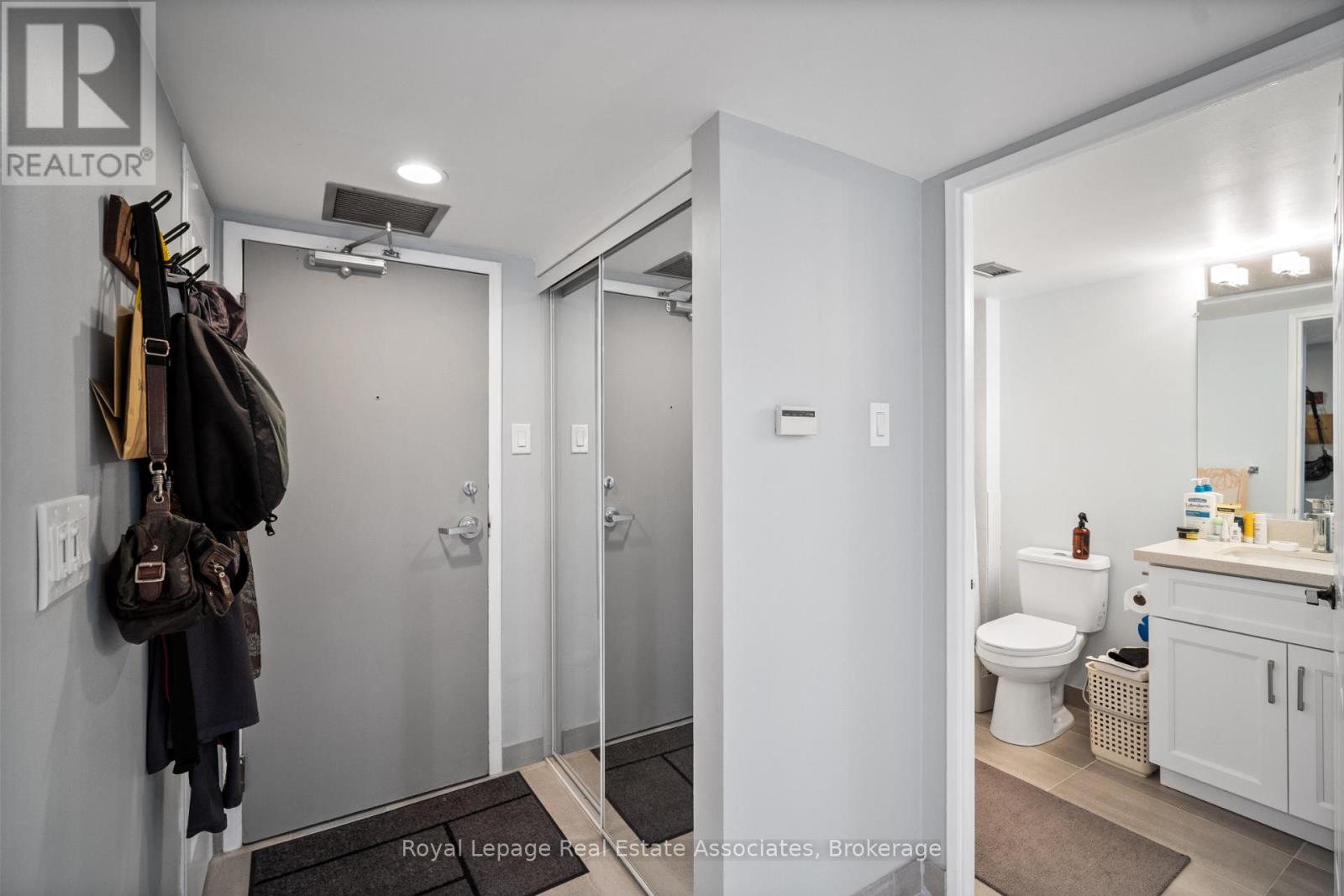 805 - 705 King Street W, Toronto, Ontario  M5V 2W8 - Photo 3 - C12579214