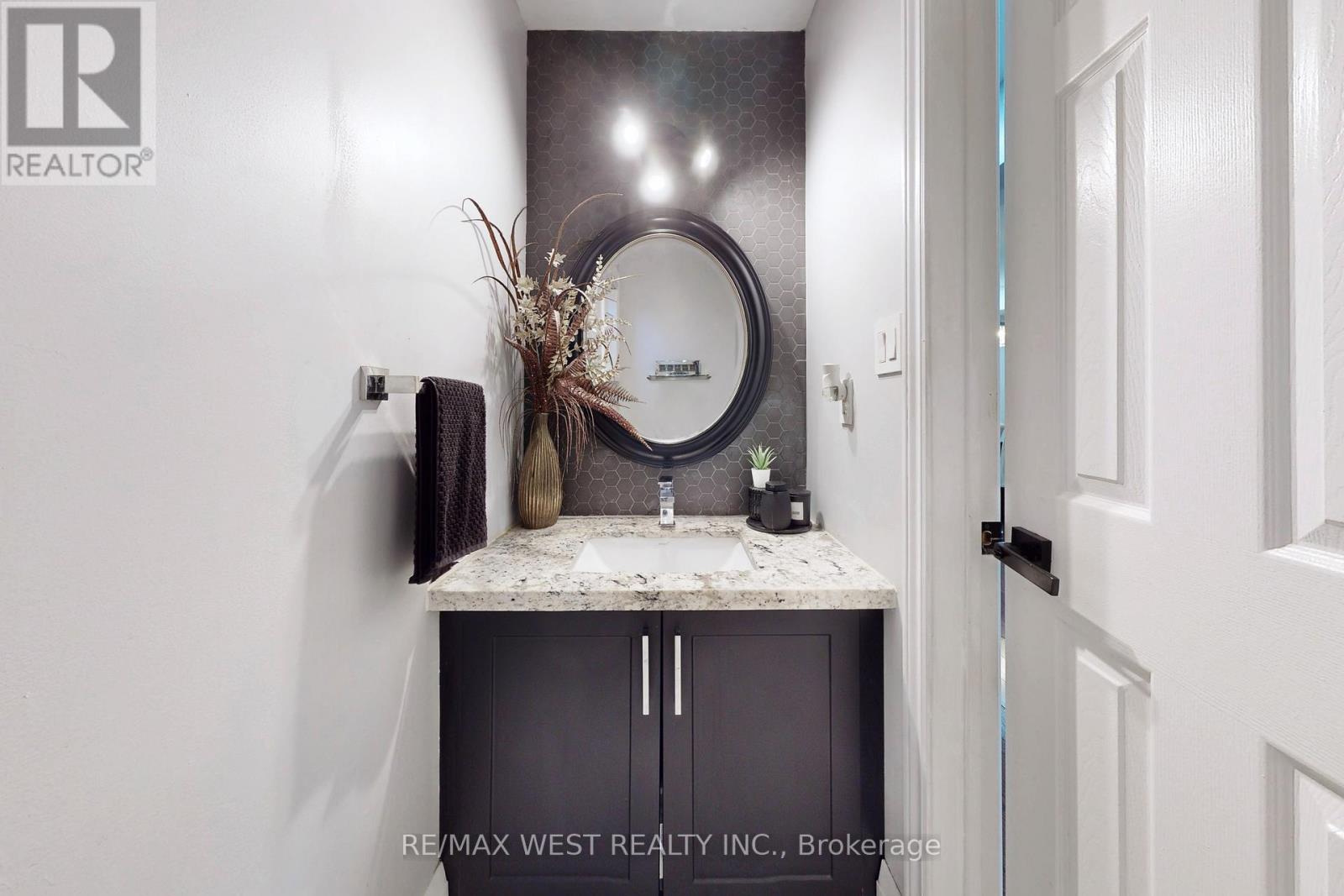 601 Sunbird Trail, Pickering, Ontario  L1X 2X7 - Photo 18 - E12579180