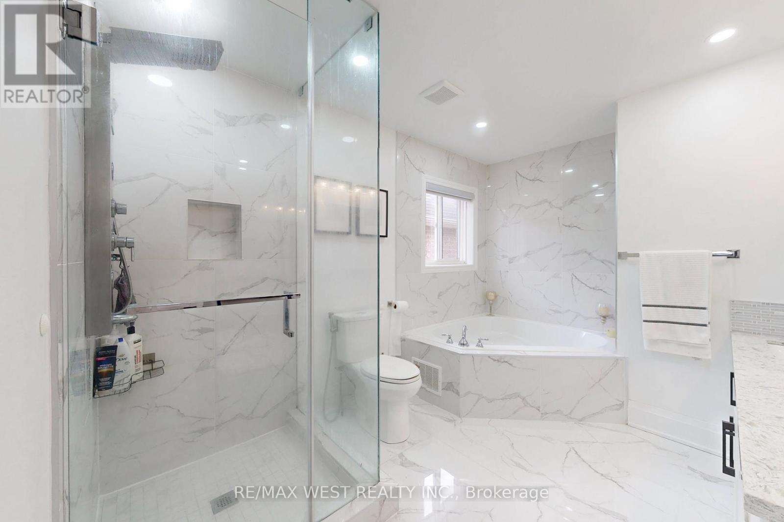 601 Sunbird Trail, Pickering, Ontario  L1X 2X7 - Photo 24 - E12579180