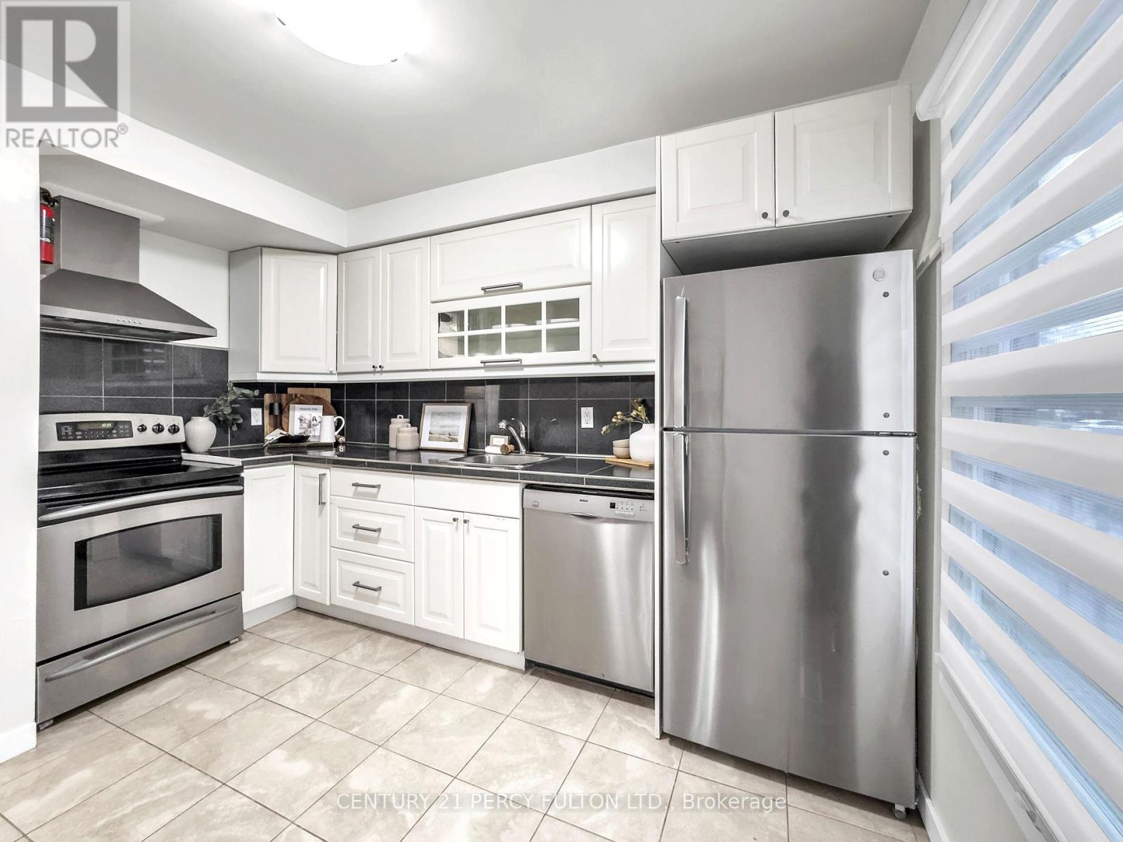 351 Pompano Court, Oshawa, Ontario  L1K 1M9 - Photo 16 - E12579200