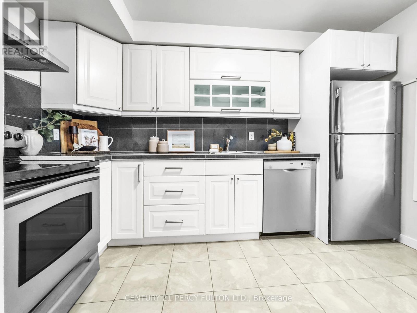 351 Pompano Court, Oshawa, Ontario  L1K 1M9 - Photo 18 - E12579200