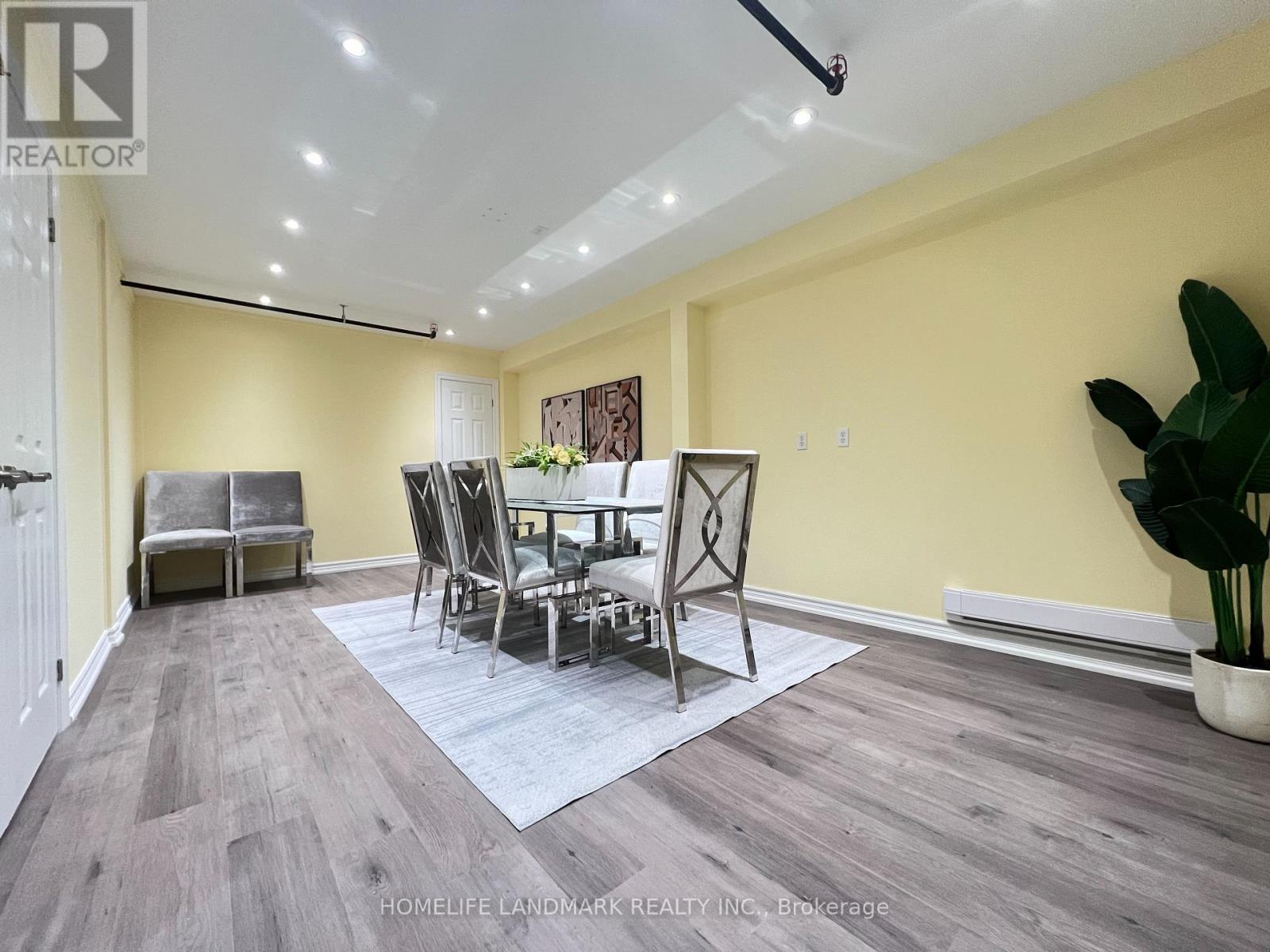 10 - 52 West Beaver Creek Road, Richmond Hill, Ontario  L4B 1L9 - Photo 9 - N12579164