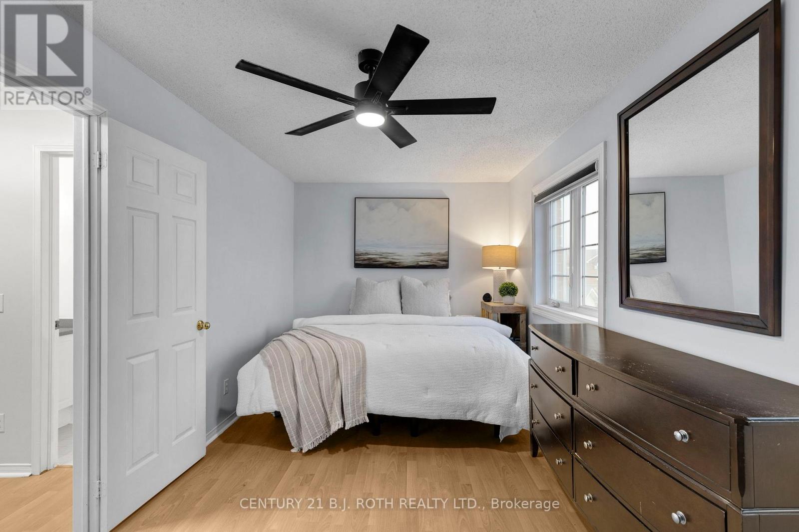 27 Golds Crescent, Barrie (Holly), Ontario  L4N 8R5 - Photo 19 - S12579218