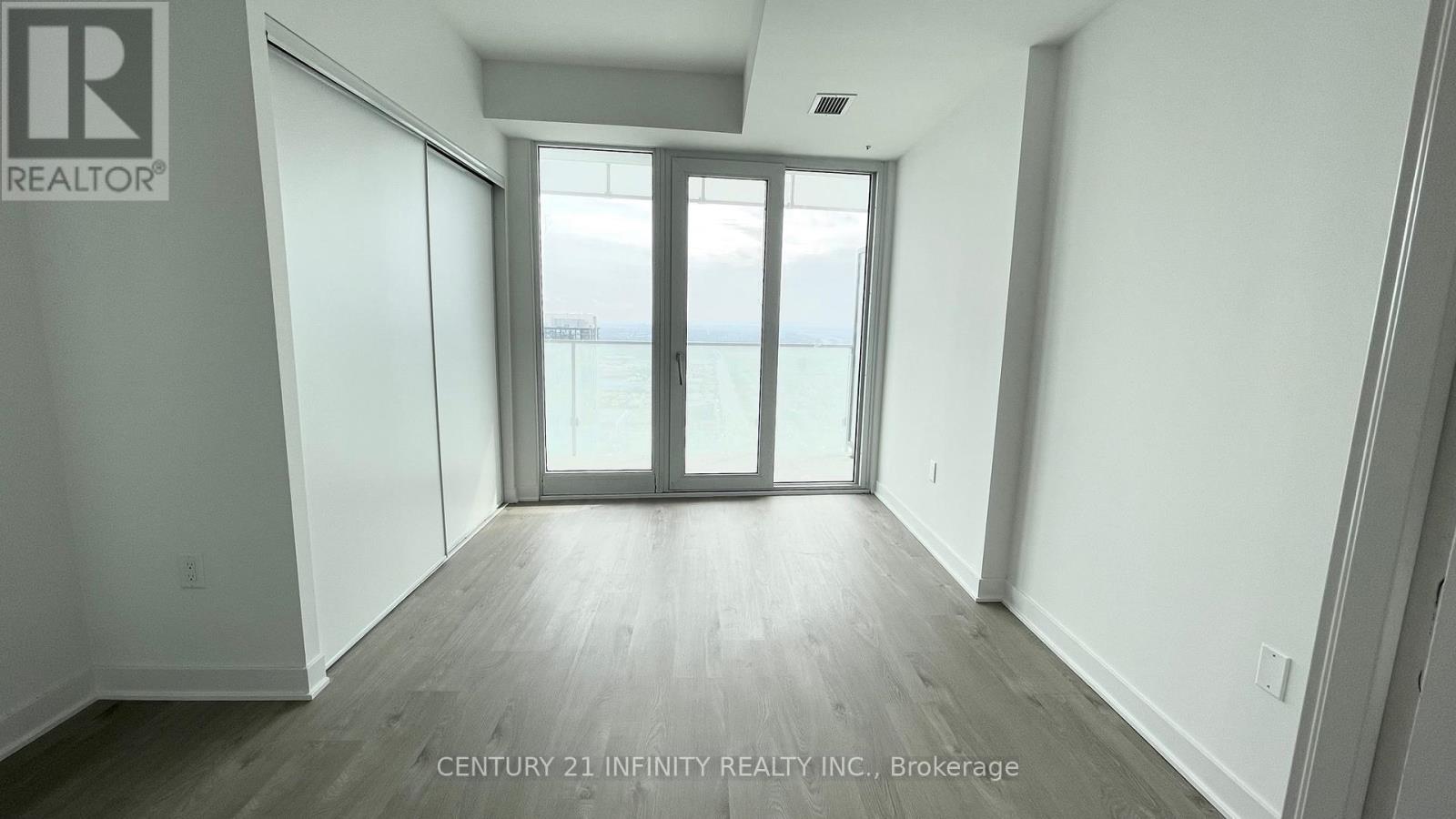 5007 - 3900 Confederation Parkway, Mississauga, Ontario  L5B 0M3 - Photo 15 - W12579260