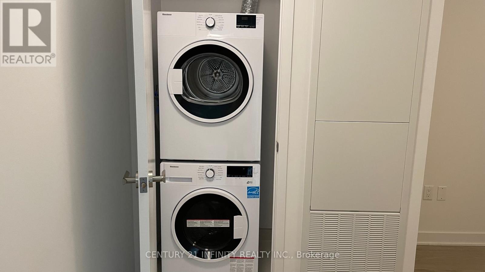 5007 - 3900 Confederation Parkway, Mississauga, Ontario  L5B 0M3 - Photo 22 - W12579260