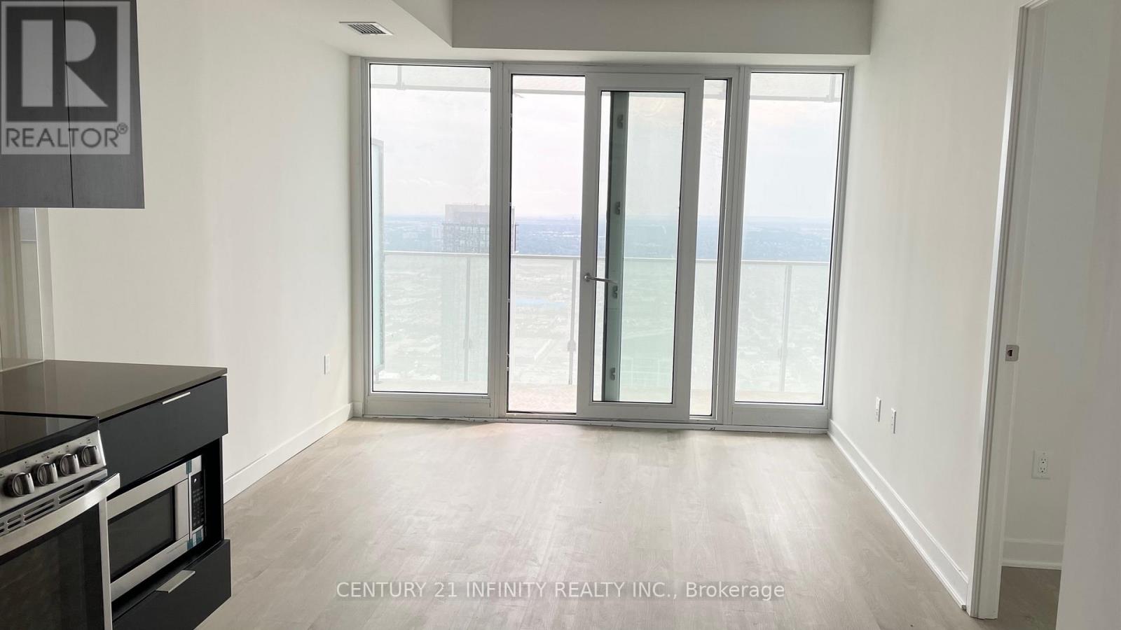 5007 - 3900 Confederation Parkway, Mississauga, Ontario  L5B 0M3 - Photo 9 - W12579260