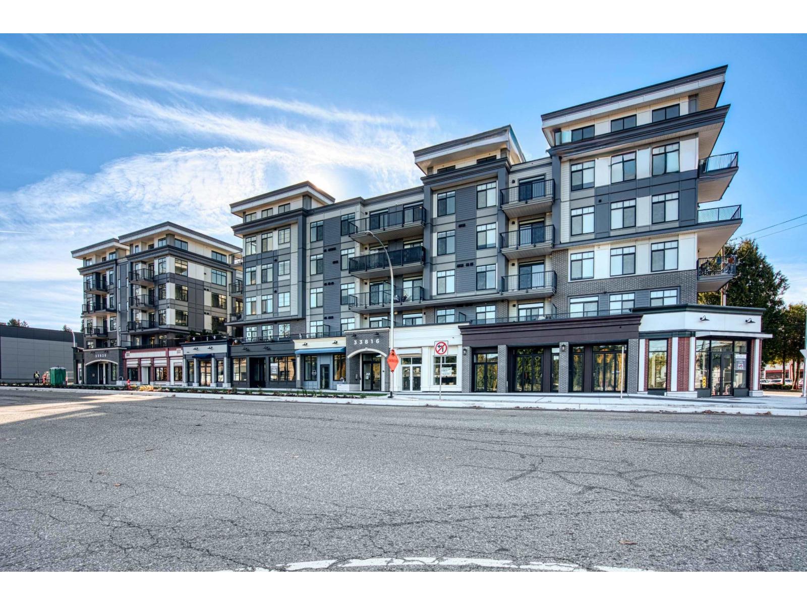 040 33816 South Fraser Way, Abbotsford, British Columbia  V2S 0P2 - Photo 2 - C8073789