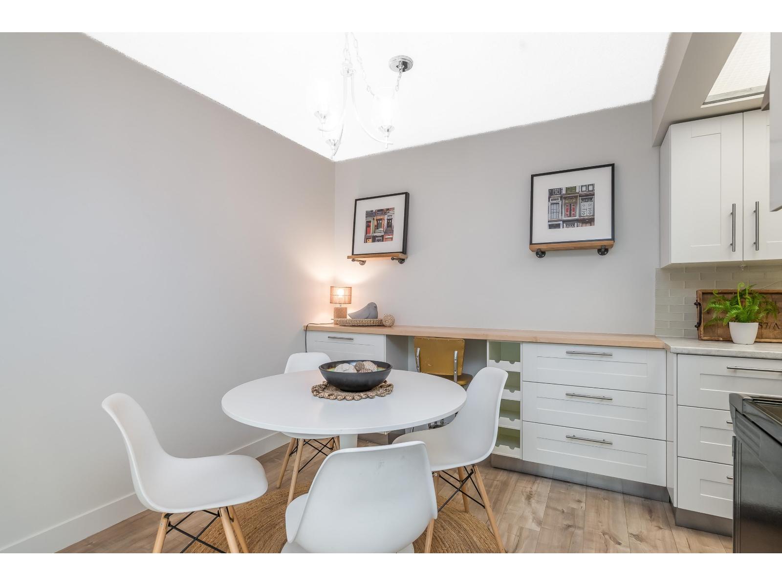 303 1360 Martin Street, White Rock, British Columbia  V4B 3W5 - Photo 6 - R3065150